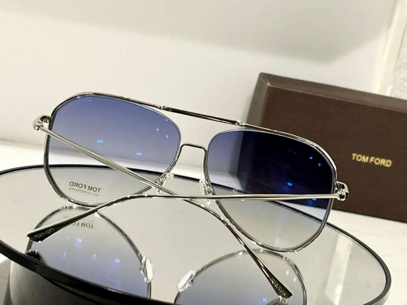 Picture of Tom Ford Sunglasses _SKUfw52329877fw